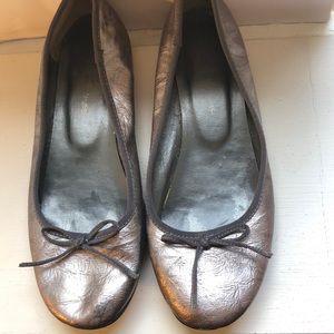Miss Selfridge Grey Metallic Ballet flats sz 7.5.